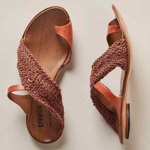 NIB CYDWOQ Kiosk Sandals (40)